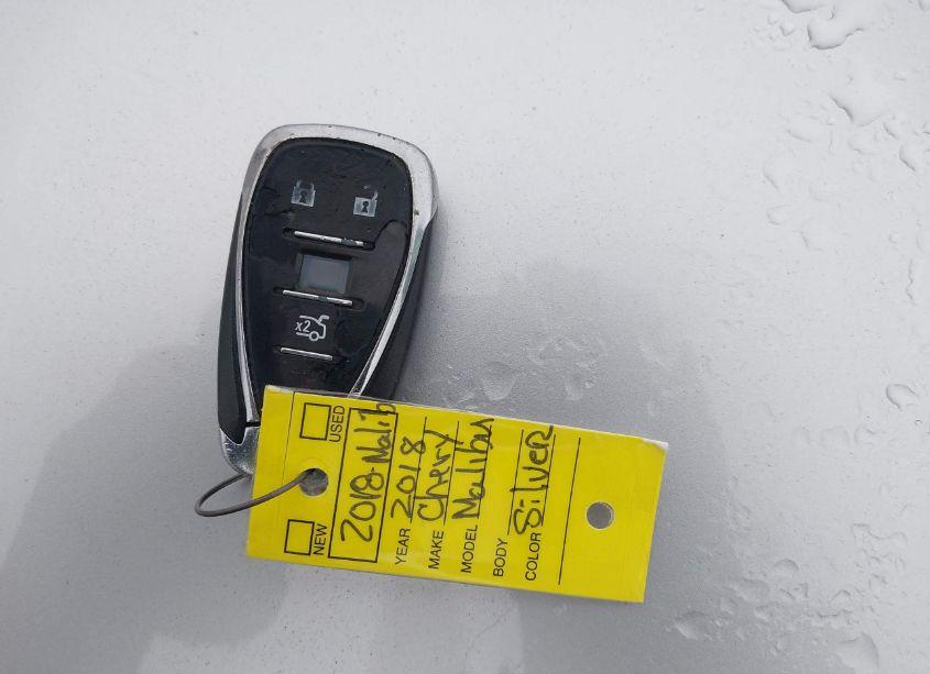 Photo 11 of 2018 Chevrolet Malibu LT (VIN 1G1ZD5STXJF202318)