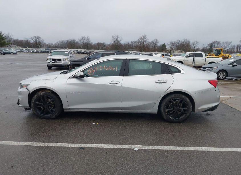 Photo 14 of 2018 Chevrolet Malibu LT (VIN 1G1ZD5STXJF202318)
