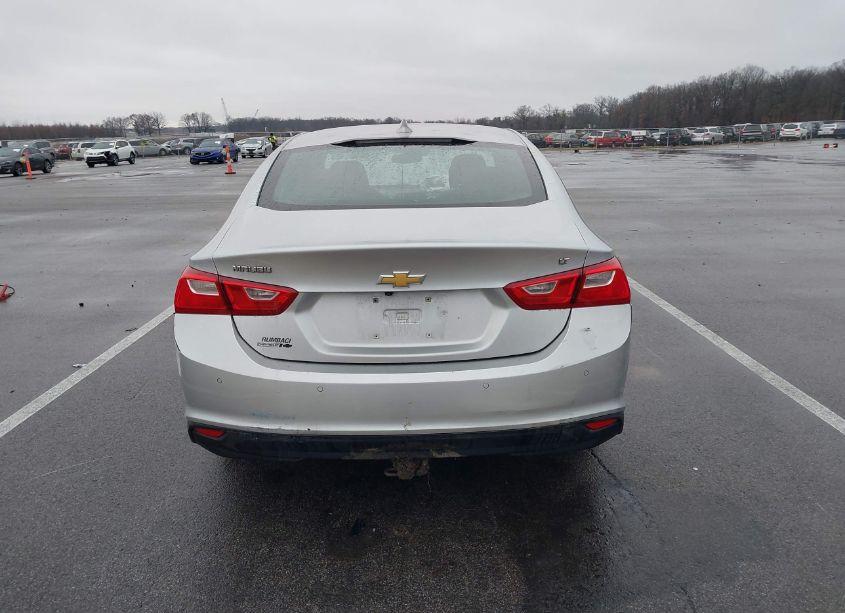 Photo 16 of 2018 Chevrolet Malibu LT (VIN 1G1ZD5STXJF202318)