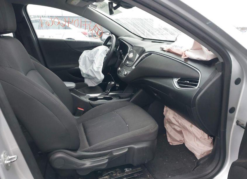 Photo 5 of 2018 Chevrolet Malibu LT (VIN 1G1ZD5STXJF202318)