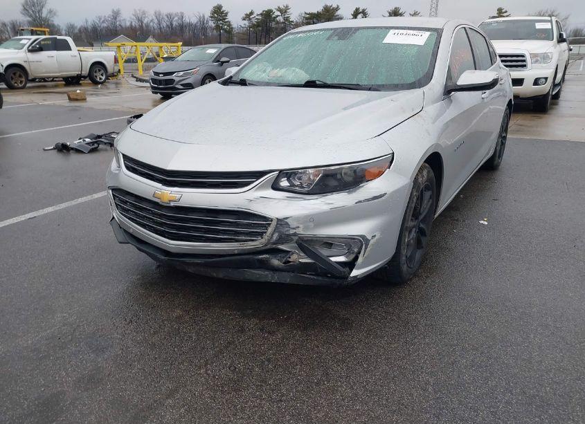 Photo 6 of 2018 Chevrolet Malibu LT (VIN 1G1ZD5STXJF202318)