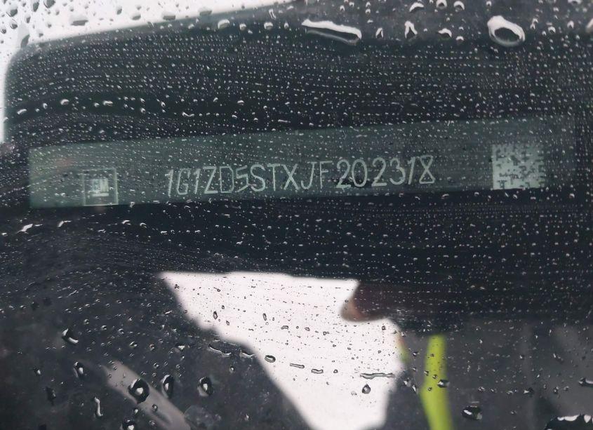 Photo 9 of 2018 Chevrolet Malibu LT (VIN 1G1ZD5STXJF202318)