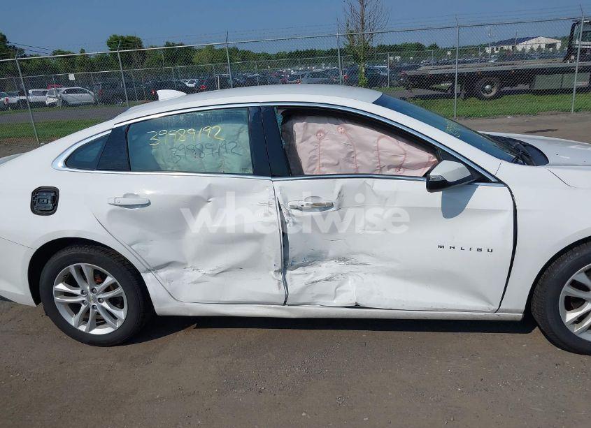 Photo 13 of 2018 Chevrolet Malibu LT (VIN 1G1ZD5STXJF209298)