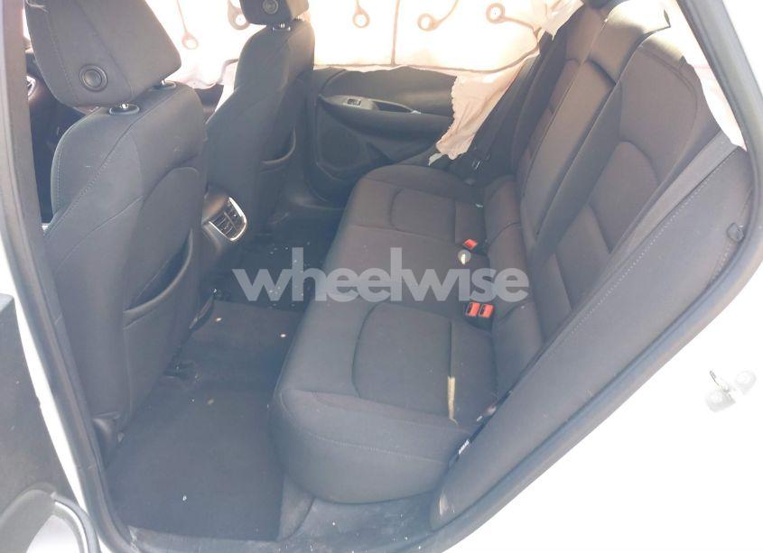 Photo 8 of 2018 Chevrolet Malibu LT (VIN 1G1ZD5STXJF209298)