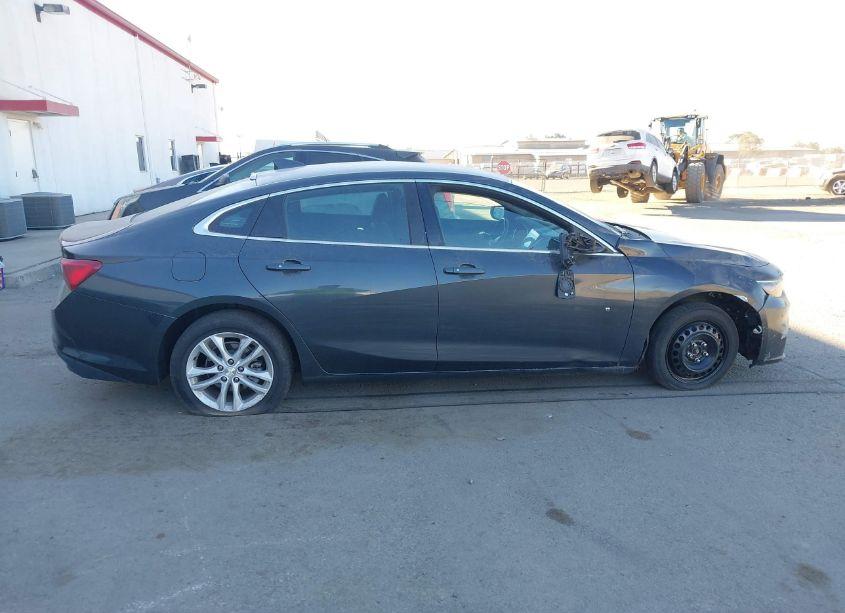 Photo 14 of 2018 Chevrolet Malibu LT (VIN 1G1ZD5STXJF216090)