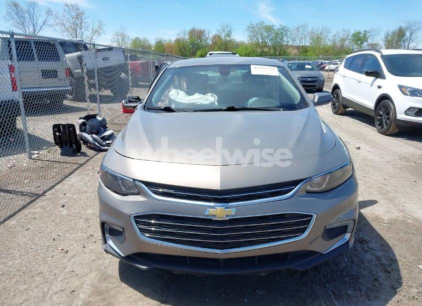 Photo 11 of 2018 Chevrolet Malibu LT (VIN 1G1ZD5STXJF225372)
