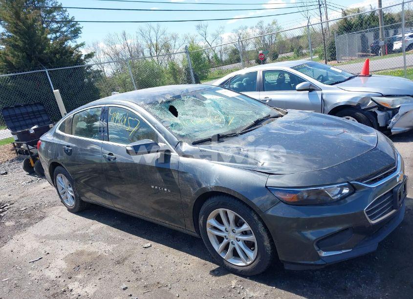 2018 Chevrolet Malibu LT (VIN 1G1ZD5STXJF229423) main photo