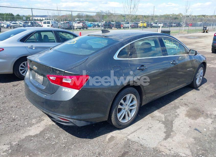 Photo 4 of 2018 Chevrolet Malibu LT (VIN 1G1ZD5STXJF229423)