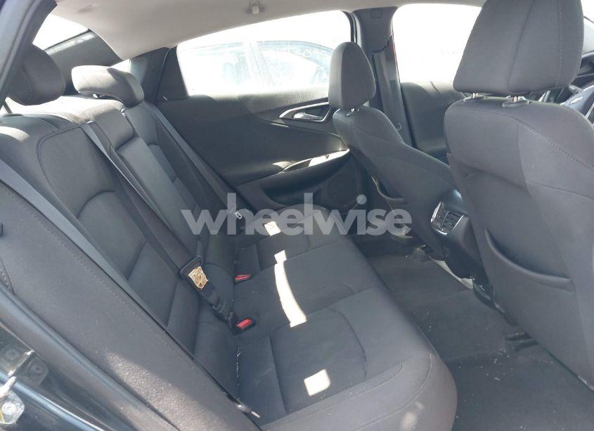 Photo 8 of 2018 Chevrolet Malibu LT (VIN 1G1ZD5STXJF229423)