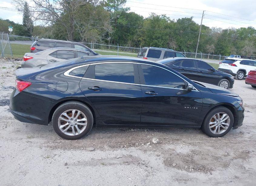 Photo 13 of 2018 Chevrolet Malibu LT (VIN 1G1ZD5STXJF230703)