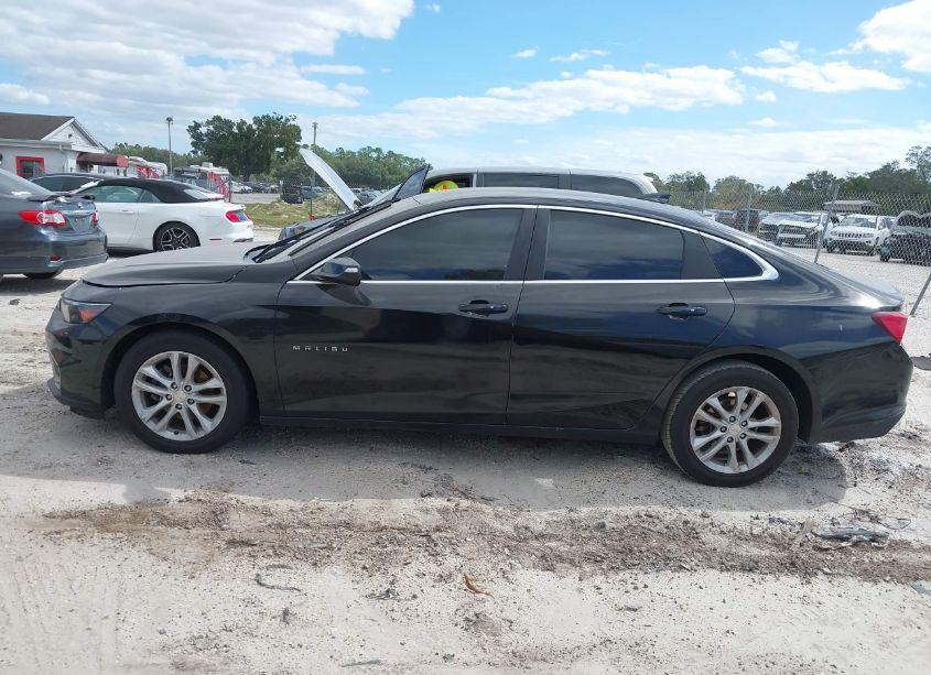 Photo 14 of 2018 Chevrolet Malibu LT (VIN 1G1ZD5STXJF230703)