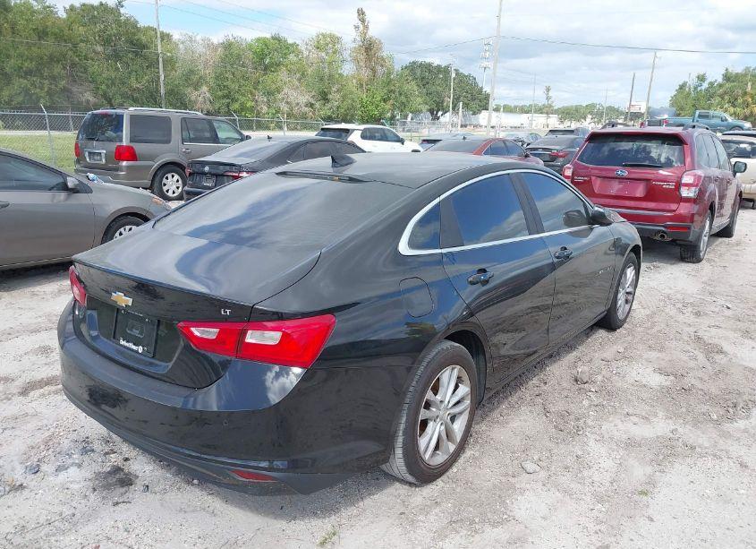 Photo 4 of 2018 Chevrolet Malibu LT (VIN 1G1ZD5STXJF230703)