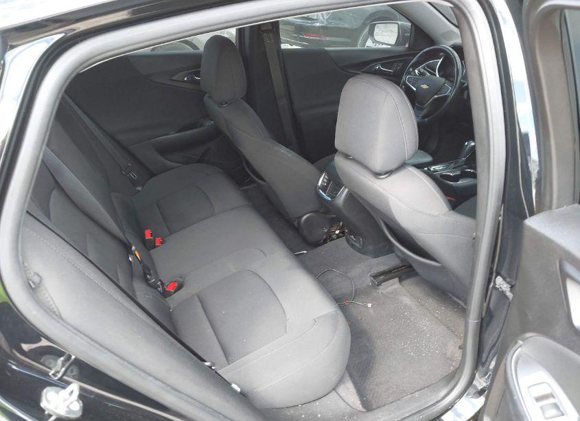 Photo 8 of 2018 Chevrolet Malibu LT (VIN 1G1ZD5STXJF230703)