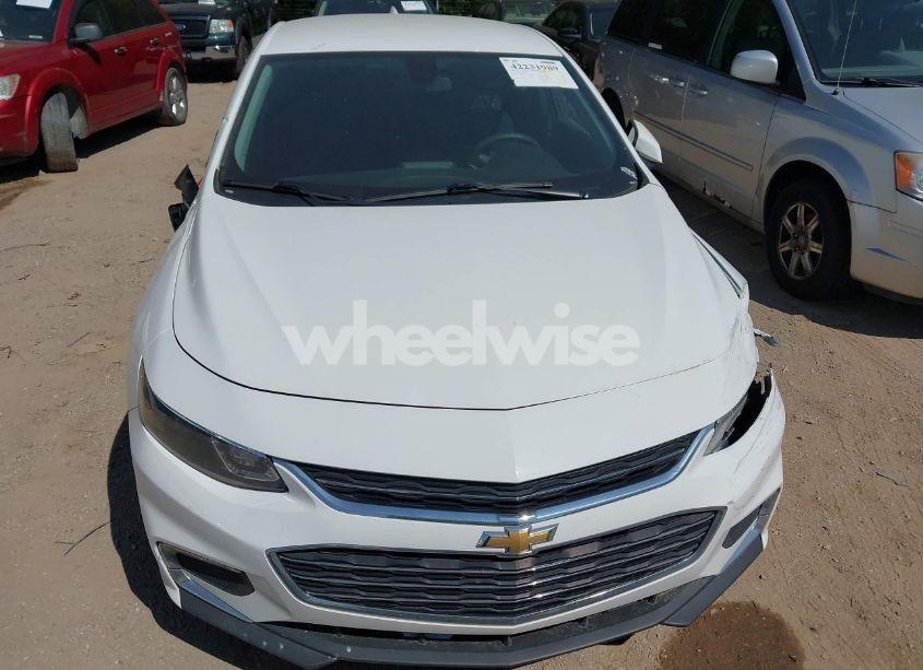 Photo 12 of 2018 Chevrolet Malibu LT (VIN 1G1ZD5STXJF238056)