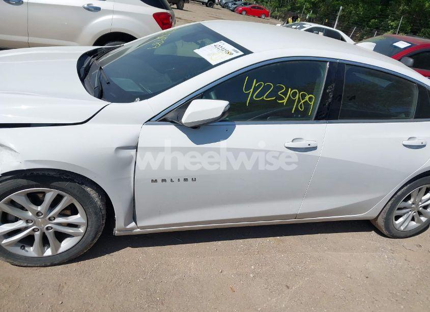 Photo 14 of 2018 Chevrolet Malibu LT (VIN 1G1ZD5STXJF238056)