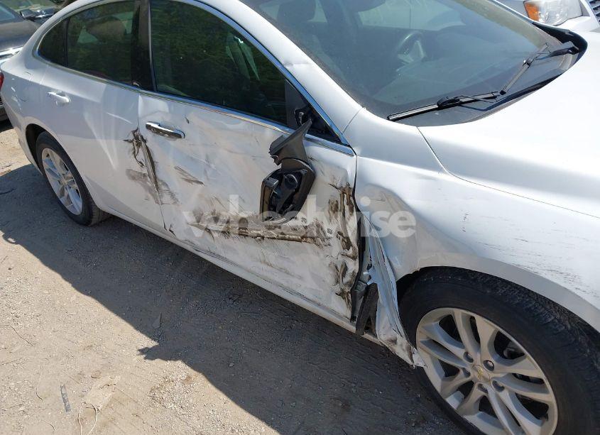 Photo 18 of 2018 Chevrolet Malibu LT (VIN 1G1ZD5STXJF238056)