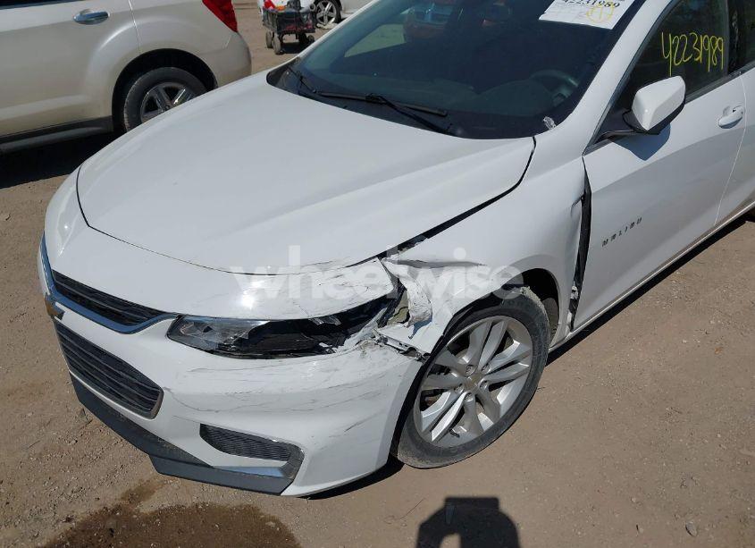 Photo 6 of 2018 Chevrolet Malibu LT (VIN 1G1ZD5STXJF238056)