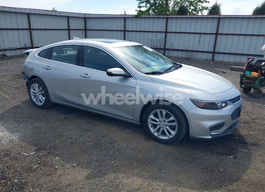 2018 Chevrolet Malibu LT (VIN 1G1ZD5STXJF238154) main photo