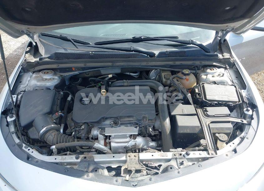 Photo 10 of 2018 Chevrolet Malibu LT (VIN 1G1ZD5STXJF238154)