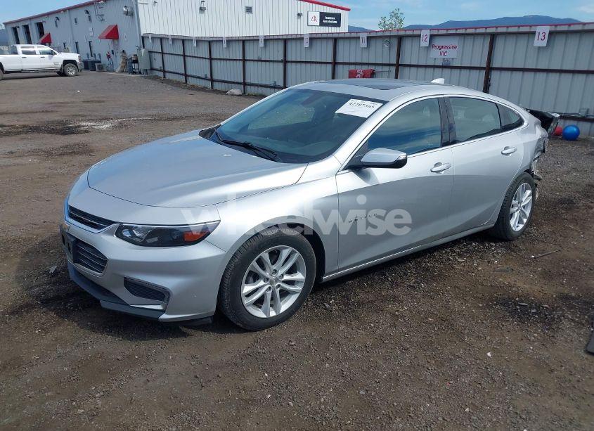 Photo 2 of 2018 Chevrolet Malibu LT (VIN 1G1ZD5STXJF238154)