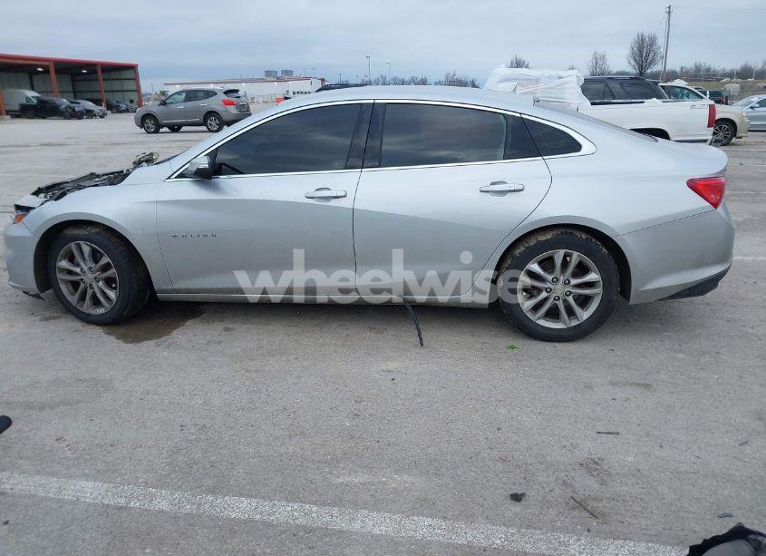 Photo 13 of 2018 Chevrolet Malibu LT (VIN 1G1ZD5STXJF264317)