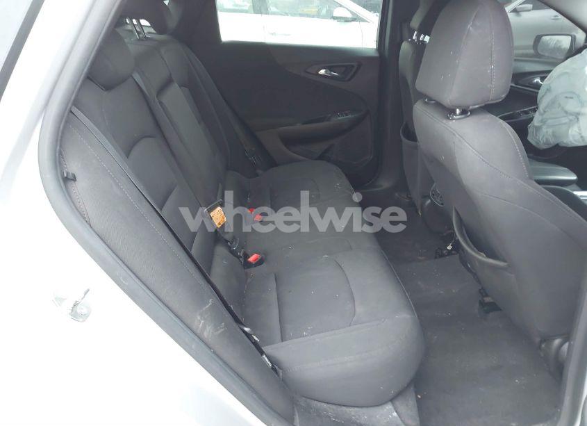 Photo 8 of 2018 Chevrolet Malibu LT (VIN 1G1ZD5STXJF264317)