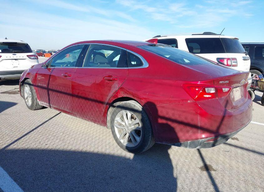 Photo 3 of 2018 Chevrolet Malibu LT (VIN 1G1ZD5STXJF268917)