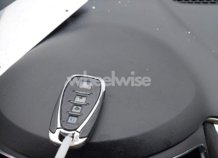 Photo 11 of 2018 Chevrolet Malibu LT (VIN 1G1ZD5STXJF270991)