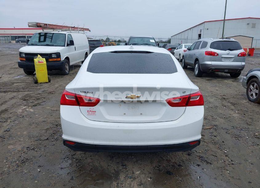 Photo 17 of 2018 Chevrolet Malibu LT (VIN 1G1ZD5STXJF270991)