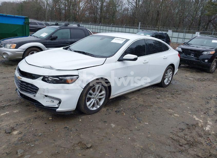 Photo 2 of 2018 Chevrolet Malibu LT (VIN 1G1ZD5STXJF270991)