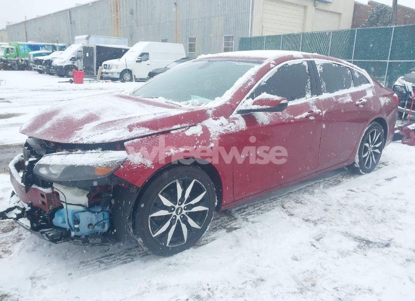 Photo 2 of 2018 Chevrolet Malibu LT (VIN 1G1ZD5STXJF281800)