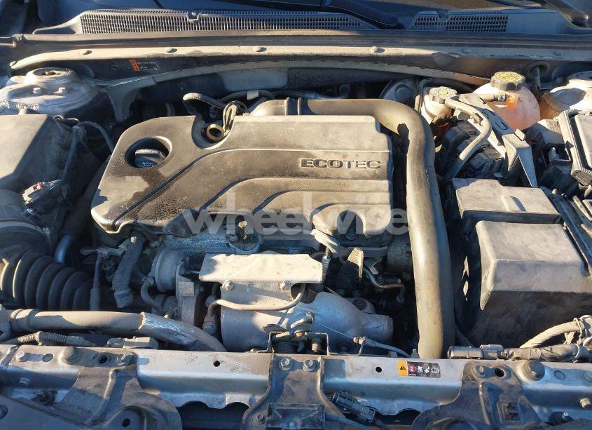 Photo 10 of 2019 Chevrolet Malibu LT (VIN 1G1ZD5STXKF107386)