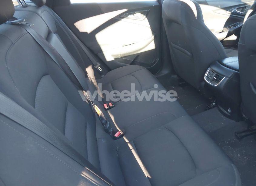 Photo 8 of 2019 Chevrolet Malibu LT (VIN 1G1ZD5STXKF107386)