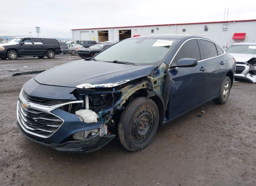Photo 2 of 2019 Chevrolet Malibu LT (VIN 1G1ZD5STXKF107422)