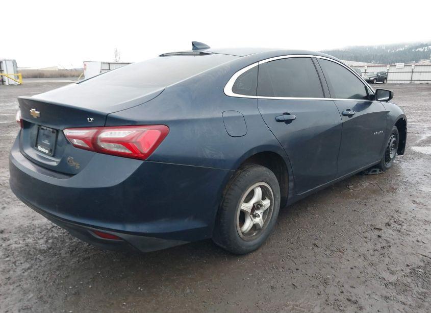 Photo 4 of 2019 Chevrolet Malibu LT (VIN 1G1ZD5STXKF107422)