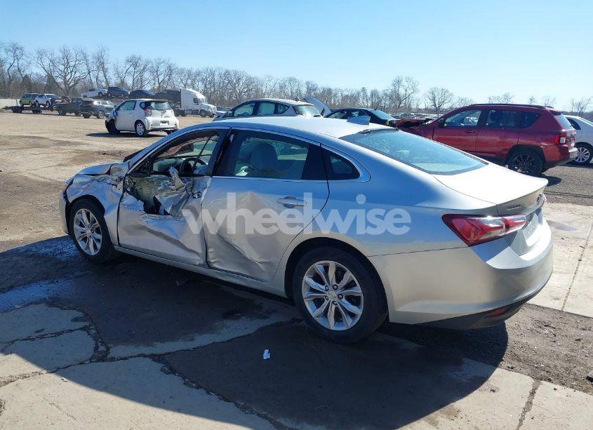 Photo 3 of 2019 Chevrolet Malibu LT (VIN 1G1ZD5STXKF108408)