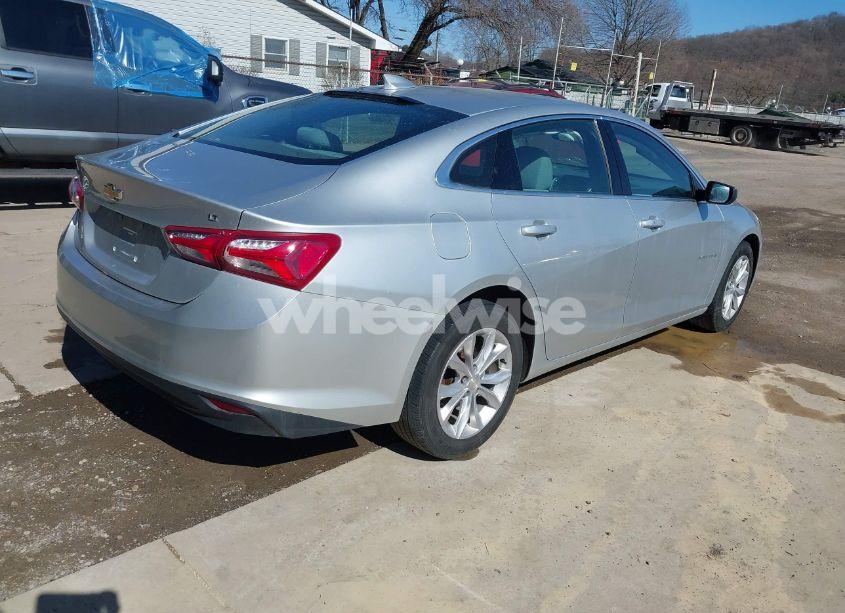 Photo 4 of 2019 Chevrolet Malibu LT (VIN 1G1ZD5STXKF108408)