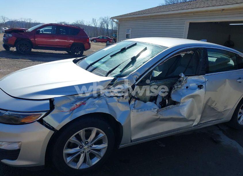 Photo 6 of 2019 Chevrolet Malibu LT (VIN 1G1ZD5STXKF108408)