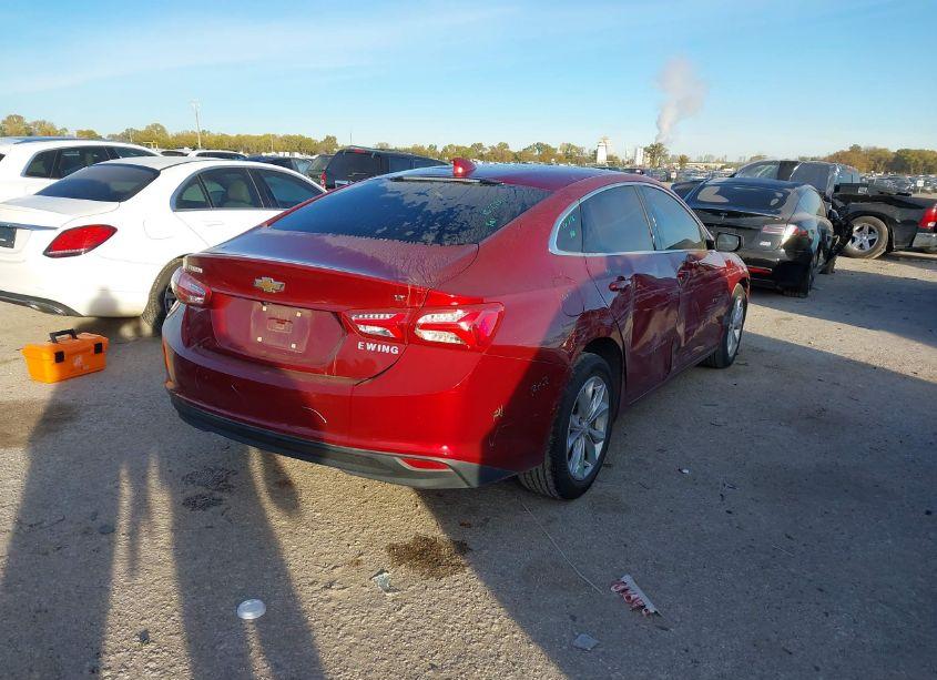 Photo 4 of 2019 Chevrolet Malibu LT (VIN 1G1ZD5STXKF117075)