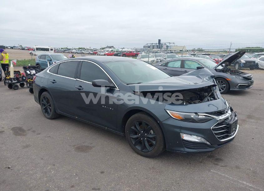 2019 Chevrolet Malibu LT (VIN 1G1ZD5STXKF136256) main photo