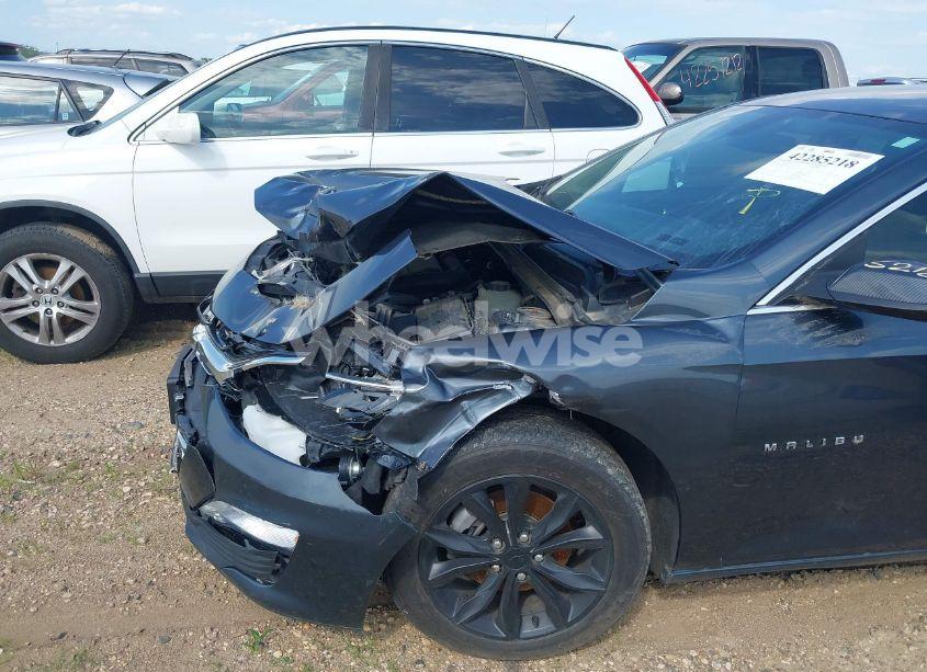 Photo 17 of 2019 Chevrolet Malibu LT (VIN 1G1ZD5STXKF136256)