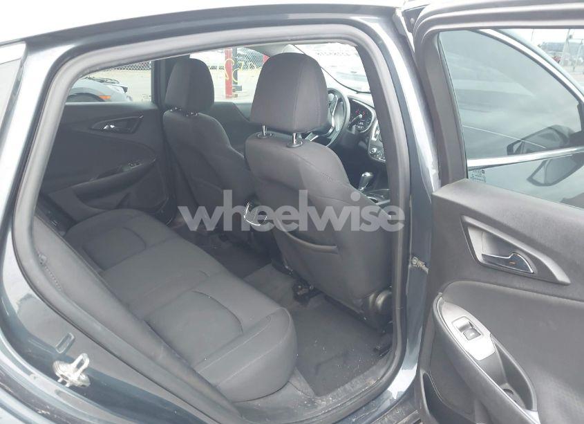 Photo 8 of 2019 Chevrolet Malibu LT (VIN 1G1ZD5STXKF136256)