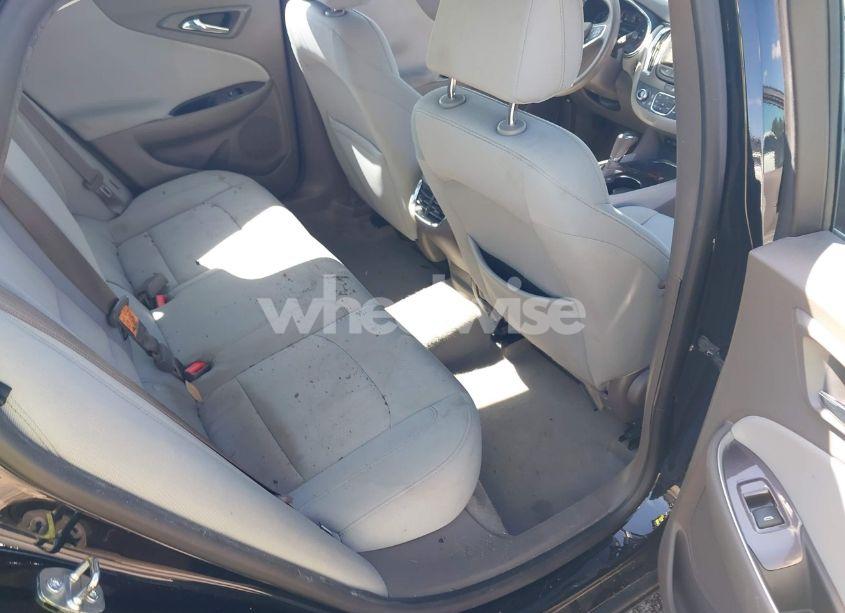 Photo 8 of 2019 Chevrolet Malibu LT (VIN 1G1ZD5STXKF138220)