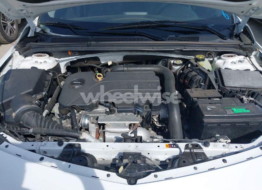 Photo 10 of 2019 Chevrolet Malibu LT (VIN 1G1ZD5STXKF146723)