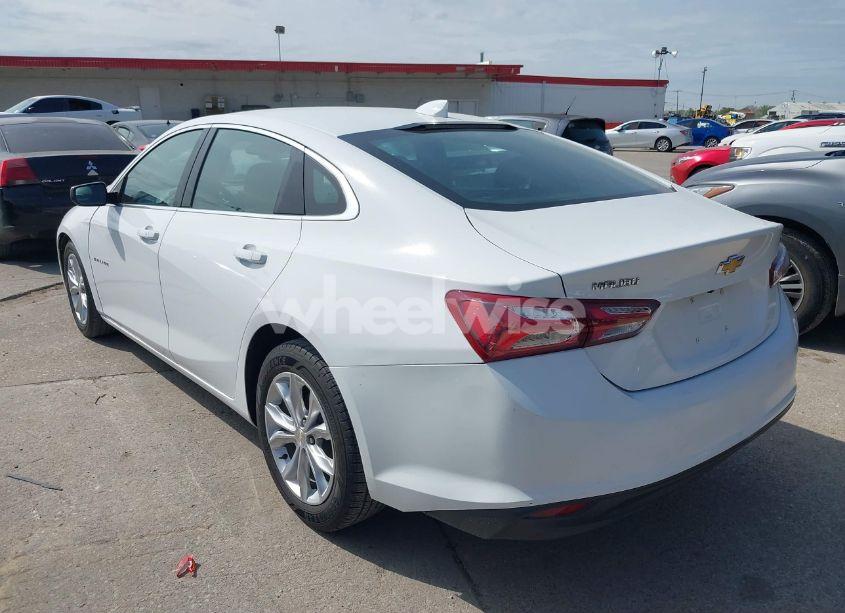 Photo 3 of 2019 Chevrolet Malibu LT (VIN 1G1ZD5STXKF146723)