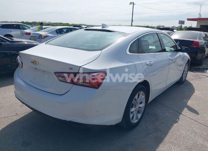 Photo 4 of 2019 Chevrolet Malibu LT (VIN 1G1ZD5STXKF146723)