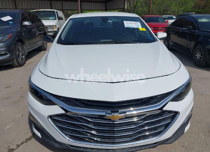 Photo 6 of 2019 Chevrolet Malibu LT (VIN 1G1ZD5STXKF146723)