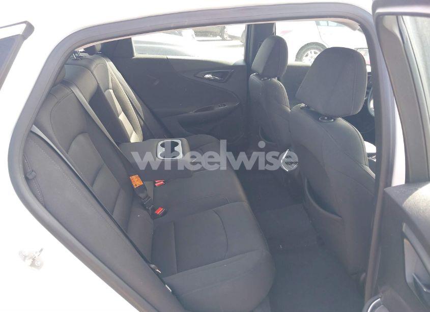 Photo 8 of 2019 Chevrolet Malibu LT (VIN 1G1ZD5STXKF146723)