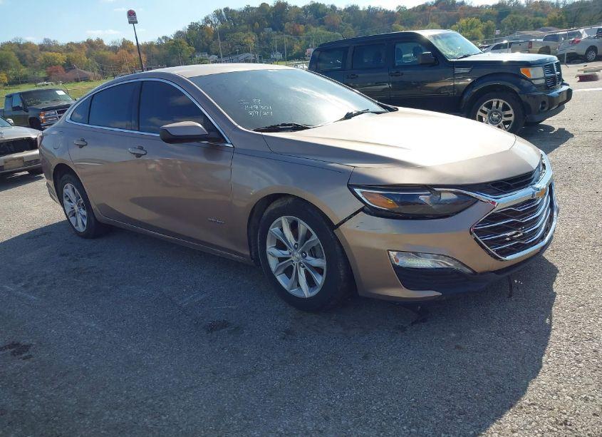 2019 Chevrolet Malibu LT (VIN 1G1ZD5STXKF149301) main photo