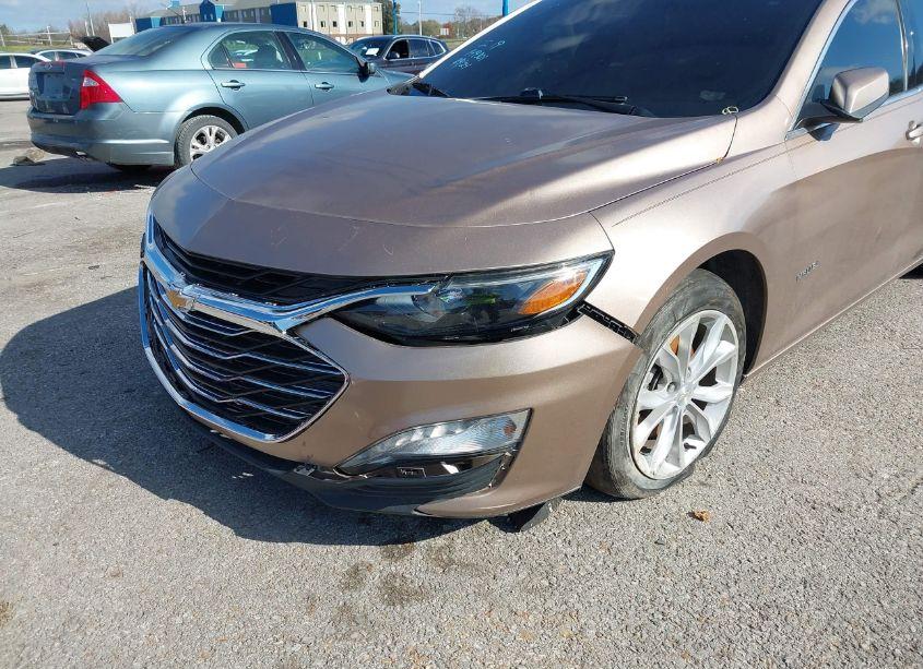 Photo 6 of 2019 Chevrolet Malibu LT (VIN 1G1ZD5STXKF149301)